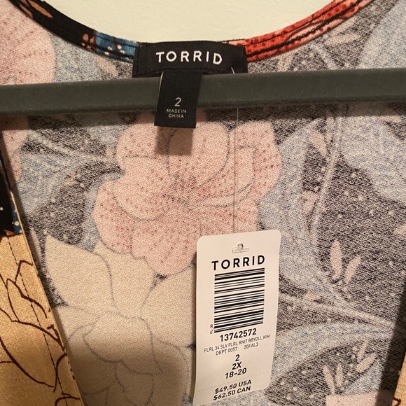 *SOLD* Torrid Mixed Floral Tie Front Kimono Top - Picture 5 of 8
